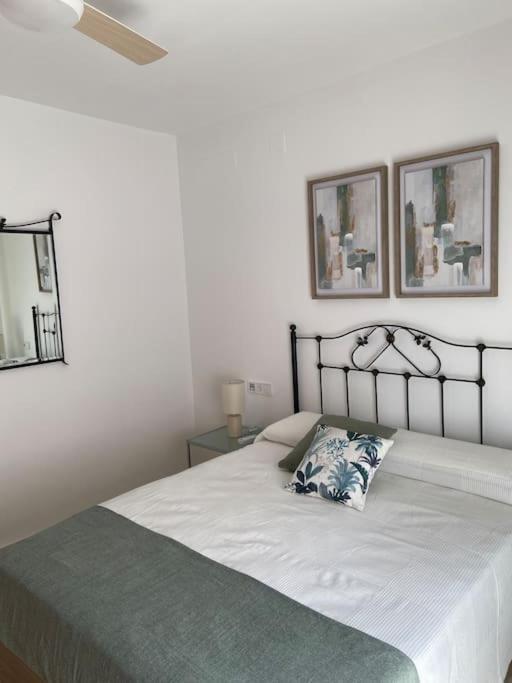 Beach And City Apartment A 50M De La Playa Fuengirola Kültér fotó