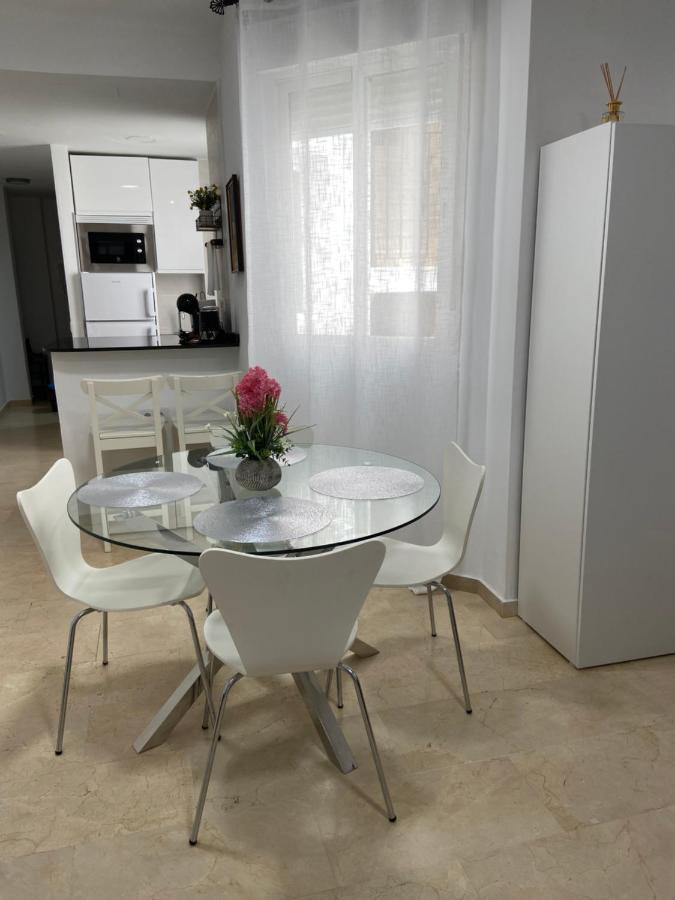 Beach And City Apartment A 50M De La Playa Fuengirola Kültér fotó